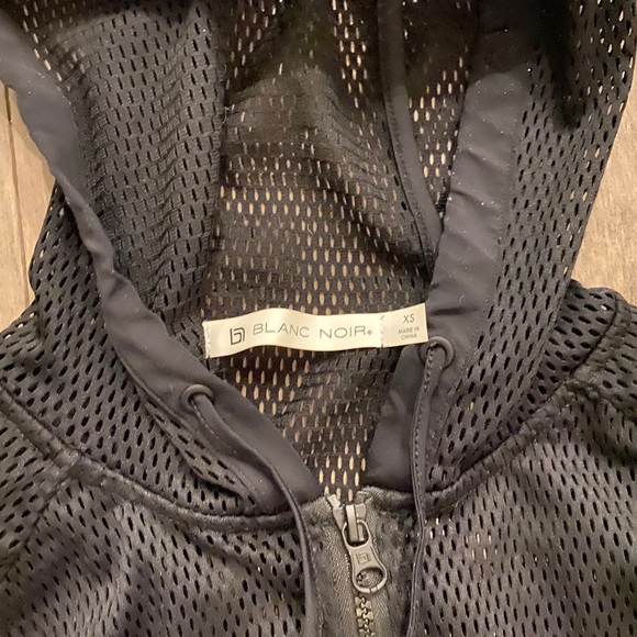 Black exercise zip up hoodie - Picture 3 of 3